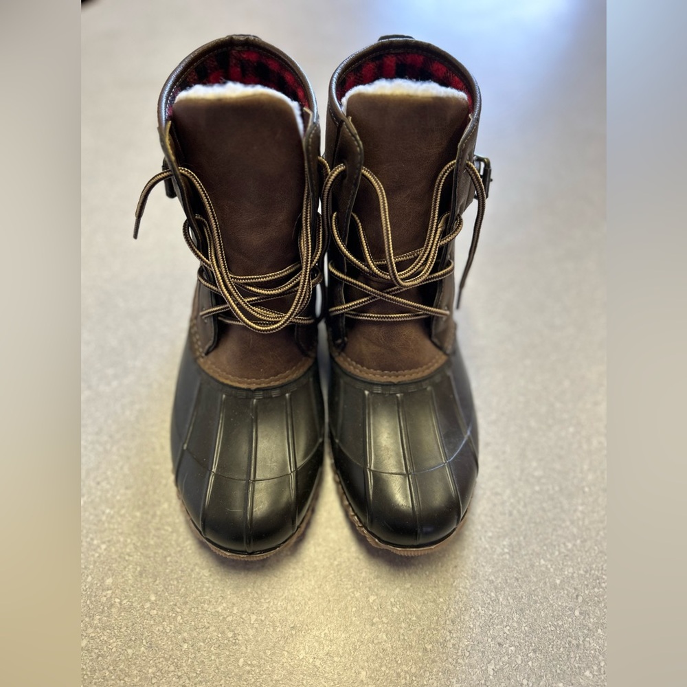 Madden girl size 10 women’s rain boots